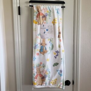 The World of Peter Rabbit 50"x70" White Plush Throw Blanket NWT